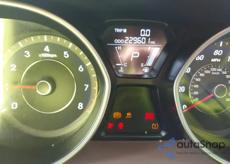 2011 Hyundai Elantra Limited z USA, uszkodzony, nr VIN 5NPDH4AE6BH012770